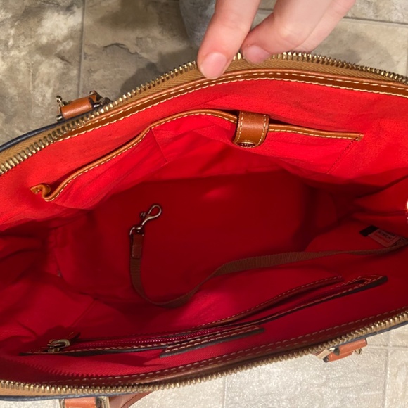 Dooney & Bourke Pebble Grain Domed Zip Satchel Bag navy  Tan Leather  mint condi - Picture 9 of 9